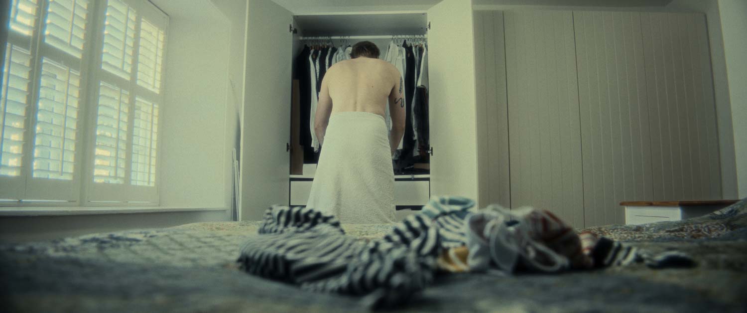 Body and Soil still 9